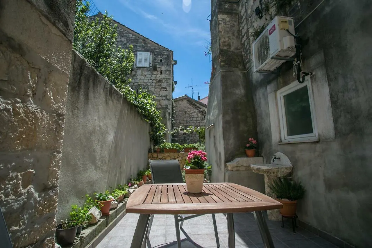 ***  Guest House Mendi Trogir Croatia
