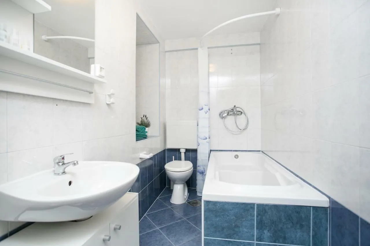 Guest House Mendi Trogir 3*,